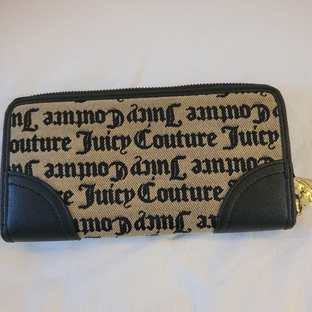 Juicy Couture Black and Cream Signature Wallet - Picture 3 of 9